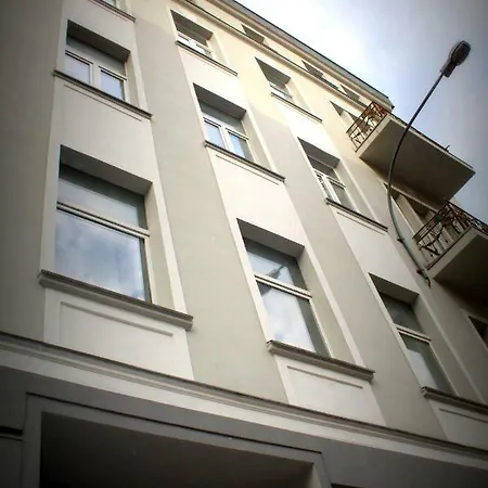 Night I Apartman